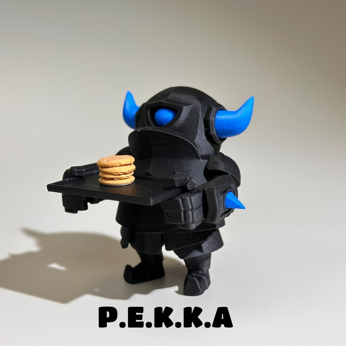 Clash Royale P.E.K.K.A. with P – обзор и цена Gaming Console Mini